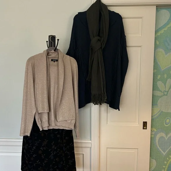 Olive Scarf Hand Tied Tassels Gorgeous All Season Use Ultimate Travel Accessory - Picture 6 of 7